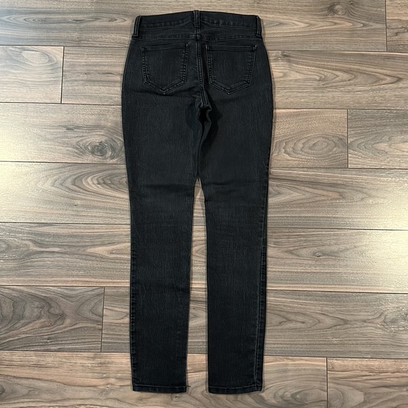 Old Navy Women’s SweetHeart Stretchy Jeans - Size: 0 - Picture 4 of 5